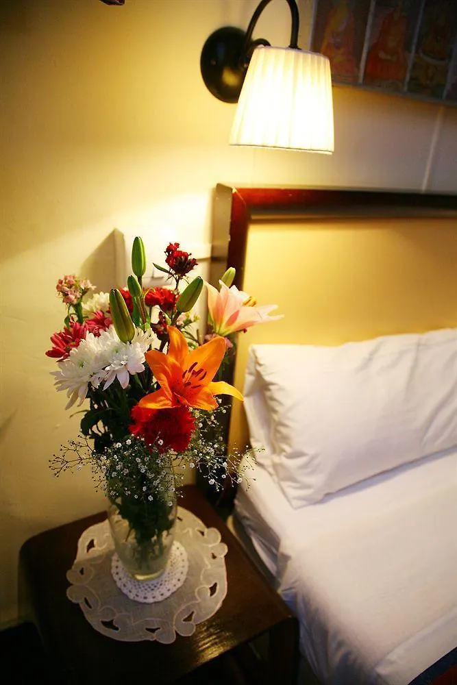 Nuevo Suizo Bed & Breakfast Seville 2*,