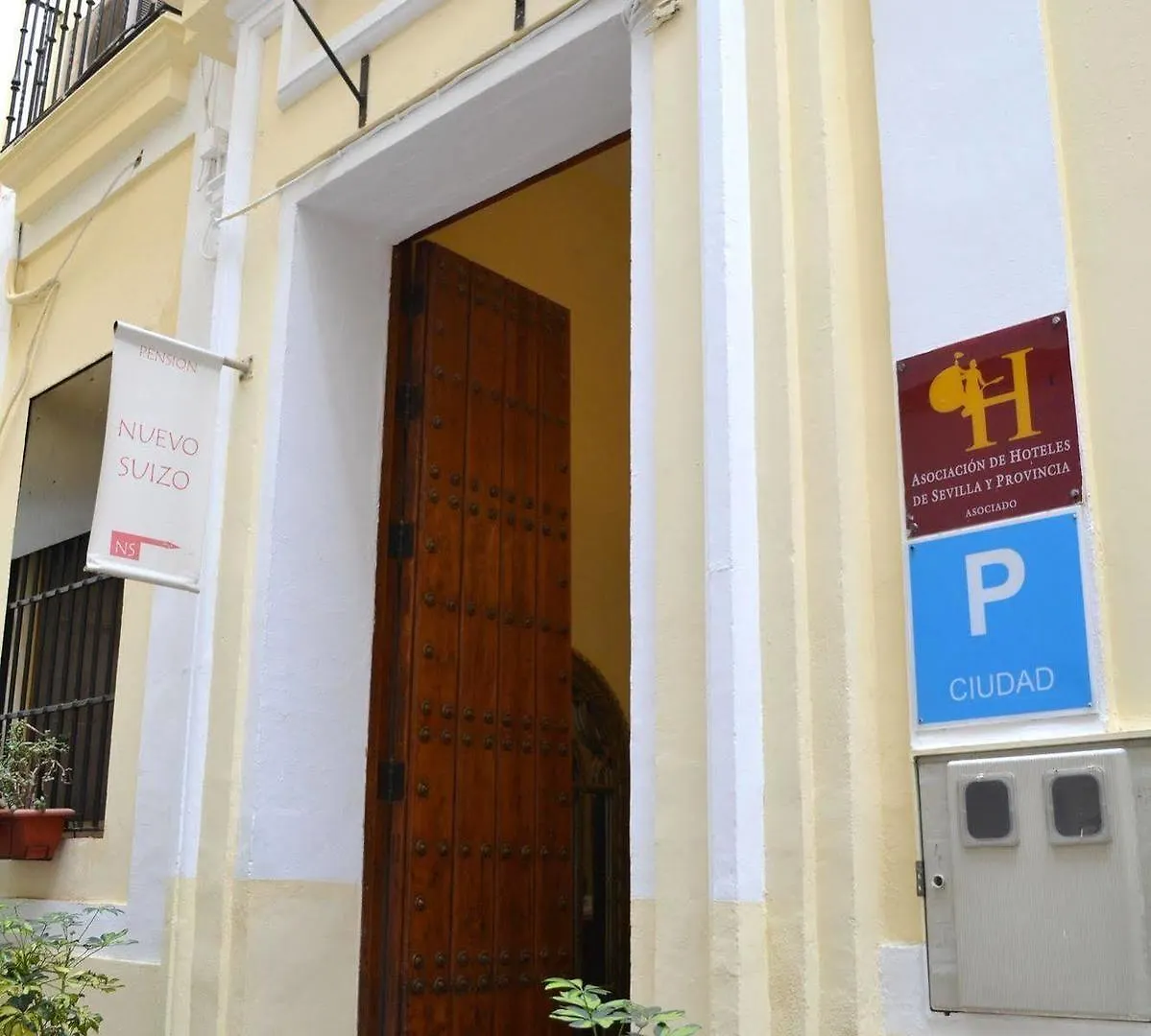 Nuevo Suizo Bed & Breakfast Seville