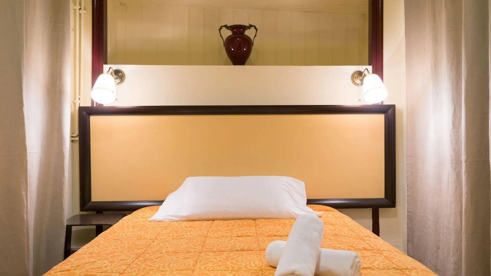 Nuevo Suizo Bed & Breakfast Seville